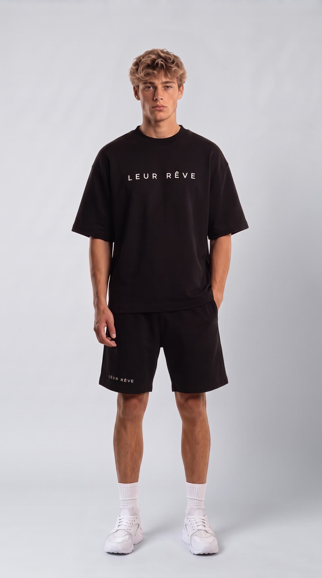 The Leur Rêve set, worn